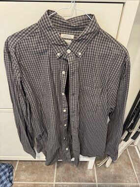 GAP Men's Gray and Black Check Button-Down Shirt